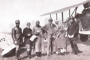 Münchner History: Die ersten Flug-Passagiere von München nach Augsburg