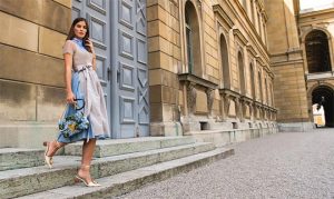 Influencerin x Designerin x Trachtenexperte = Tolles Dirndl