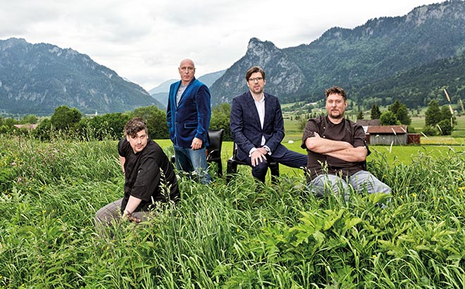 Die Macher hinter Lartor: Trilogie aus Hotel, Restaurant und Kunsthalle mit Innovationszentrum in den Ammergauer Alpen. Vier Männer, ein Projekt: Lorenz Maria Grießer, Christian Zott, Dr. Andreas Klement, Thomas Schachtner. Foto: forstermartin.de