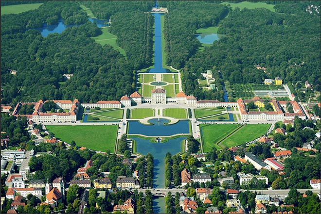 Blick auf den fast 200 Hektar großen, herrschaftlichen Park des Schloss Nymphenburg. Fotocredit: Gelio Photo für Langham Hospitality Group