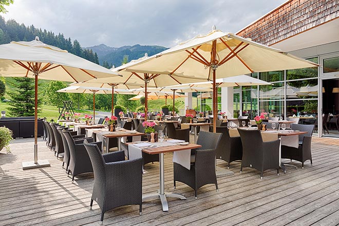 Die Sonnenterrasse des Restaurants Steinberg. Wenn die Sonne scheint, kann man 