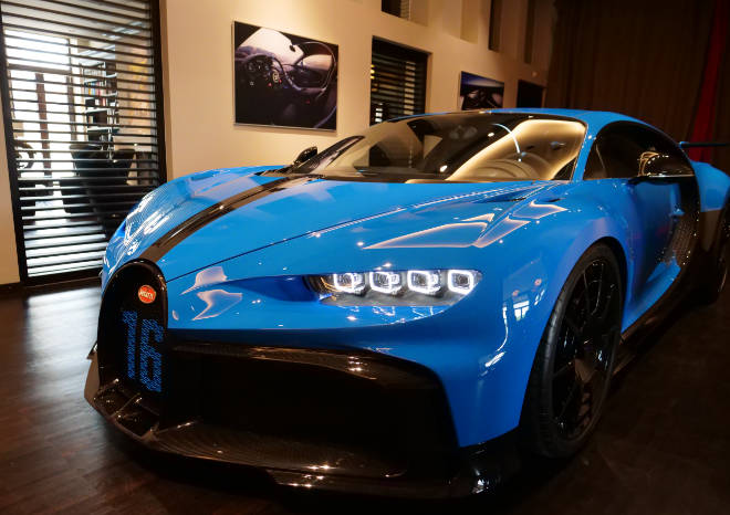 Beim Hypersportwagen Bugatti Chiron ist eine Auspuffblende aus dem 3D-Drucker.