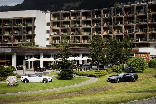 Aston Martin Ausfahrt ins Kempinski Das Tirol