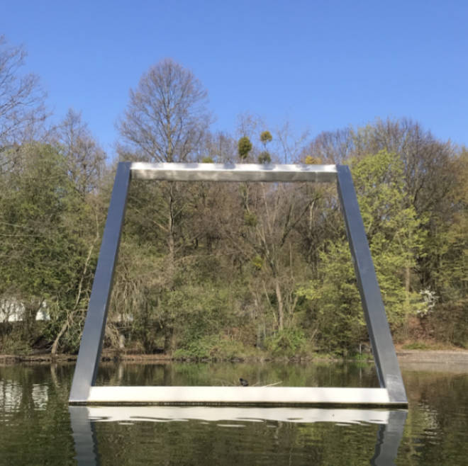 Am nördlichen Rand des Westsees um Westpark findet man die 'Wasserwand' vom mittlerweile verstorbenen Künstler Alf Lechner. 