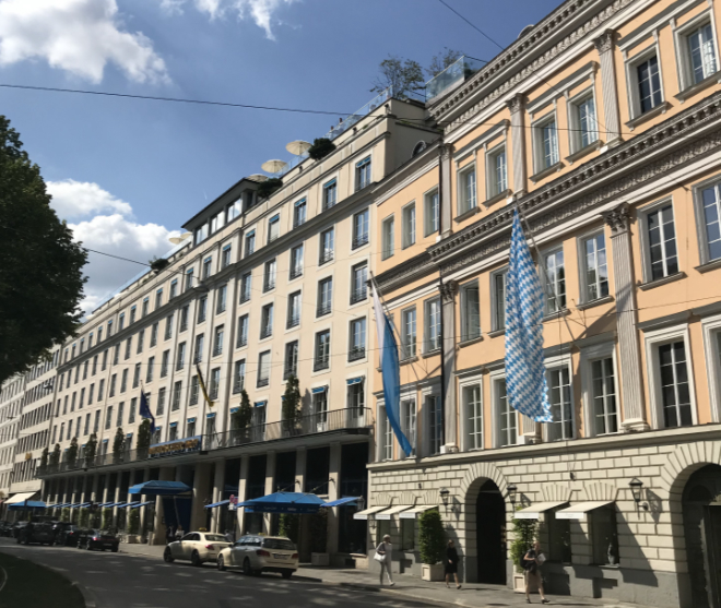 Auch das Hotel Bayerischer Hof ist dabei und bietet die Nacht mit Frühstück für 139 € an. Fotocredit: ExklusivMünchen