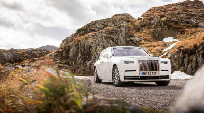 Der Rolls-Royce Phantom ist in der Basisversion rund 450.000 Euro teuer. Foto: obx-news/Rolls-Royce Motor Cars