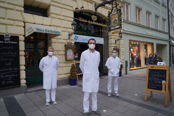 15 Minuten dauert der Corona Schnelltest in München im zentral gelegenen Hackerhaus