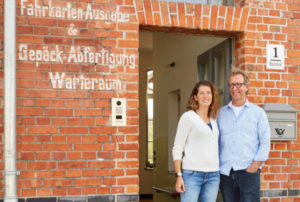 Münchner Paar baute Thüringer Bahnhofsgebäude zum Wohnhaus um
