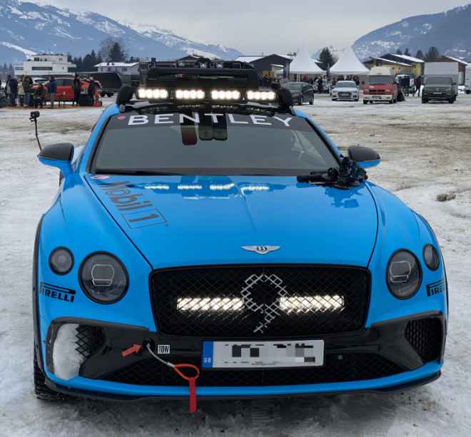 Ein Bentley ist kein Schönwetterauto. Dieses Exemplar fuhr beim ICE Race in Zell am See sogar über Eis! Auto winterfest machen