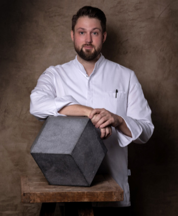 Hat sich zwei Michelin-Sterne für das Atelier geholt: Anton Gschwender. Fotocredit: Daniel Schvarcz