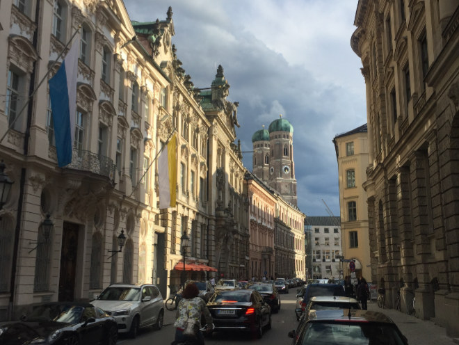 München mit dem Roller erkunden