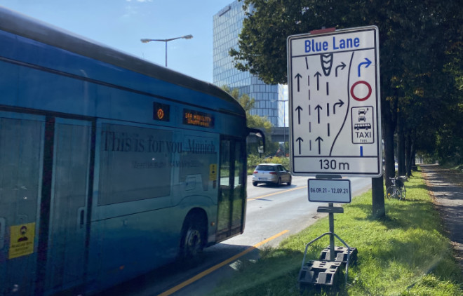 2021 durfte auch jeder Privatmann auf der Blue Lane fahren, welcher ein E-Auto hatte.