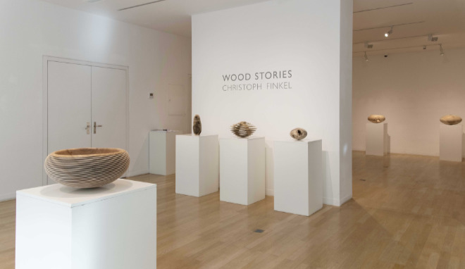 Bis 20. November 2021 kann man die Ausstellung WOOD STORIES in den Räumlichkeiten @Bayerischer Kunstgewerbeverein anschauen. Montag bis Samstag 10 bis 18 Uhr