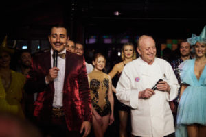 Schuhbecks Teatro ist zurück: Akrobatik und Schubecks Küche im Spiegelzelt