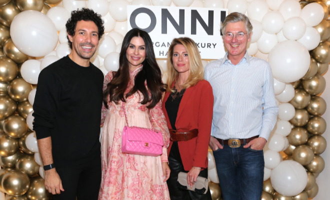 Make up Artist Boris Entrup kam extra aus Hamburg. Neben ihm Influencerin Jeannette Graf mit Schauspielerin Nele Kiper und Star-Friseur Thomas Kemper. Fotocredit: Gisela Schober/Getty Images