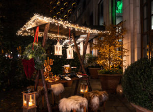 The Charles Hotel: Romantische Weihnachtsterrasse und Kooperation mit Salvatore Ferragamo