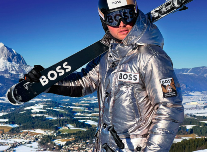 auf der skijacke fällt das Boss Logo sofort auf