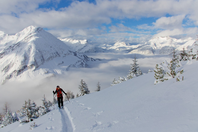 Um Gelände und Lawinengefahren (besser) kennen zu lernen, haben der Tourismusverband Lechtal und die Arbeitsgemeinschaft Lechtal Guiding e.V. von 16. bis 23. Januar 2022 die „Lechtaler Skitouren Tage“ ins Leben gerufen.