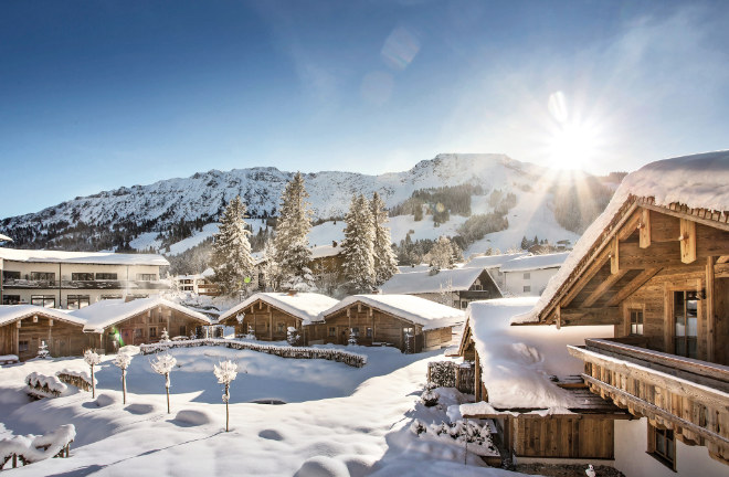 Insgesamt gibt es 13 Chalets - davon vier zweistöckige Chalets mit drei Zimmern auf ca. 89 qm und neun Chalets mit zwei Zimmern auf ca. 53 qm. Fotocredit: Panoramahotel Oberjoch