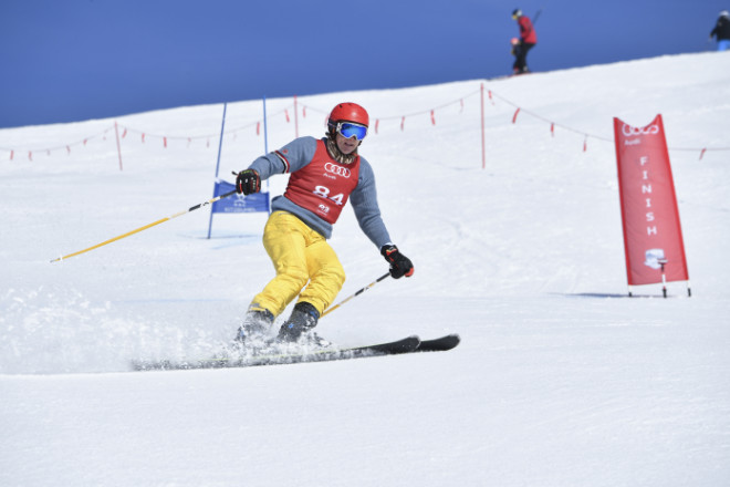 Der Münchner Dr. Christoph Pöppinghaus beim Fireball Skirennen in Kitzbühel im März. Foto: BrauerPhotos / G.Nitschke