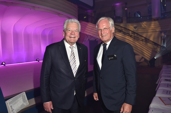 Joachim Gauck (Bundespräsident a.D.) mit Franz-Peter Falke (Präsident des Markenverbandes). Foto: BrauerPhotos / G.Nitschke für Best Brands