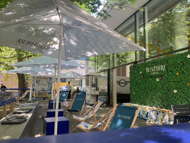 Belvedere Summer Bay in München als Pop-up-Location zut Herzog Bar am Lenbachplatz