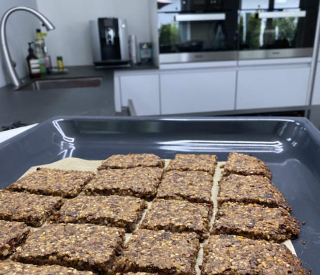 Mehr Energie durch richtige Ernährung - auch für Zwischendurch und im Büro.