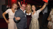 Oktoberfest 2022 Feeling mitten im Juli: Designerin Sandra Abt lud zur großen Jubiläumsparty 
