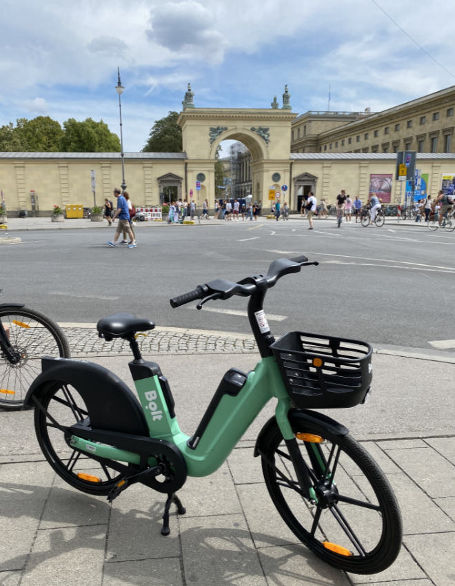 Umzug nach München: Zur E-Mobility gehören in München auch E-Scooter oder E-Bikes, welche mittlerweile an jeder Ecke stehen. Fotocredit: EM