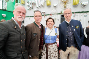 Oktoberfest Tradition: Armbrustschießen der BMW Niederlassung München
