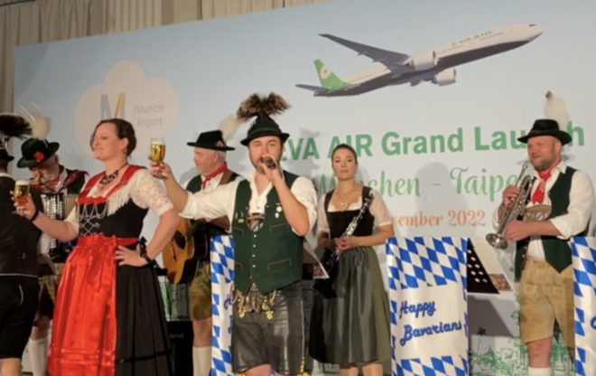 Gute Musik aus Bayern durfte natürlich nicht fehlen. Die 'Happy Bavarians' verwandelten die May Joseph Halle von der Residenz München zum musikalischen Festzelt.