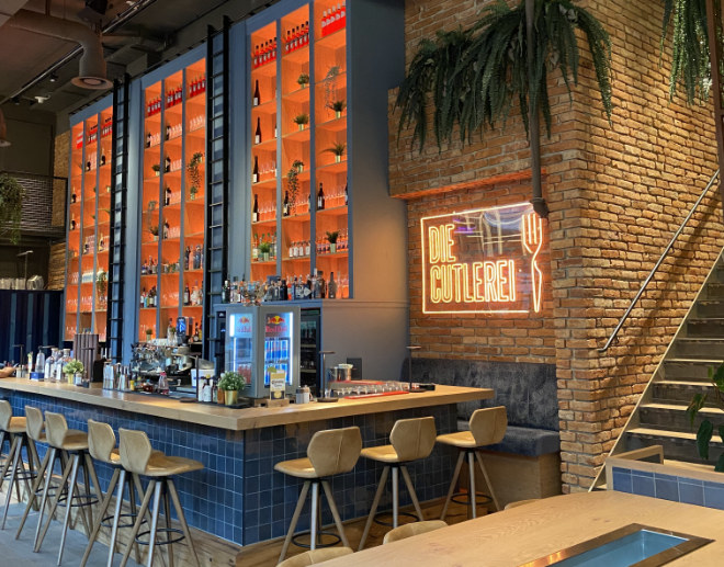 Das neue Restaurant 'Die Cutlerei' ist das erste Restaurant als Hybrid von Fine Dining, Lounge, Bar und Kulturterrasse! 