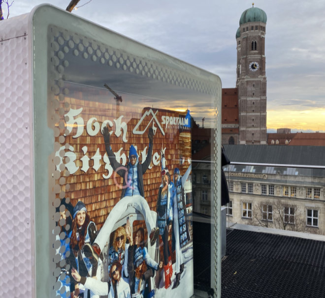 Der Kitzbüheler Brand Sportalm hat nicht nur einen Schaukasten über den Dächern der Stadt München