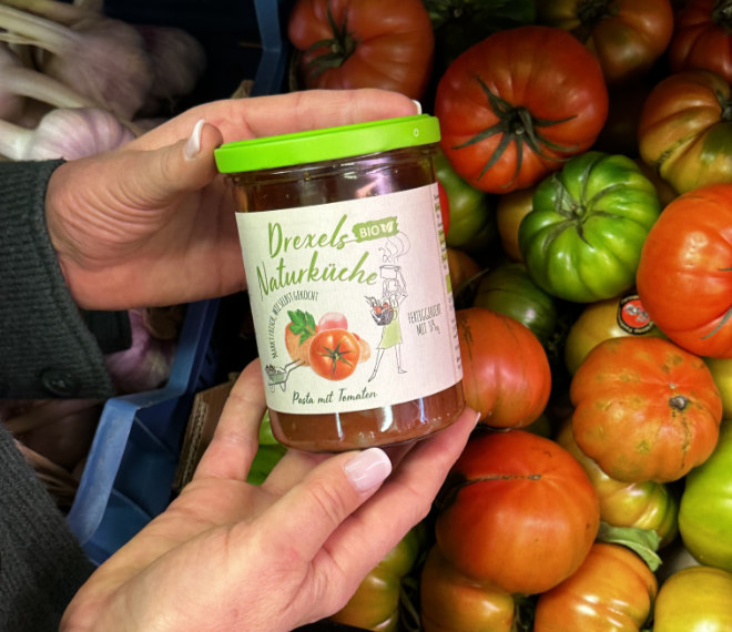 Gefüllt mit besten und biologischen Zutaten. Hier die Pasta mit Tomaten. Fotocredit: Tina Engel