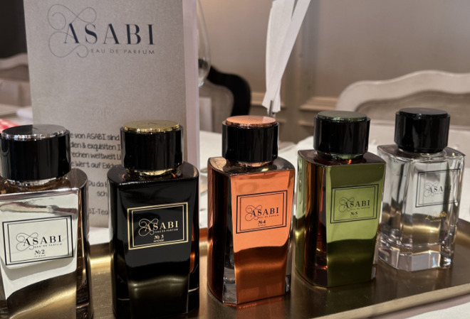 Asabi Düfte sind erhältlich in ausgewählten Parfümerien und unter dem eigenen Duft-Online-Shop.