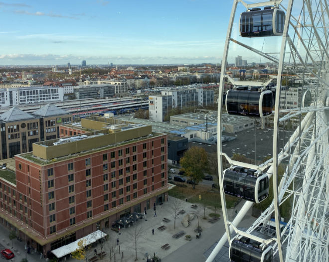 Toller Blick auf die Stadt München - hier von der Lobby des Adina Hotels, Etage 14. 