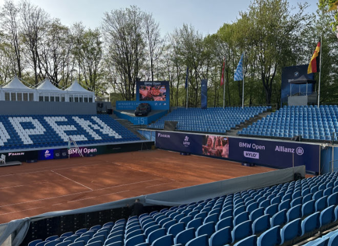 Zwei Tage vor Beginn der BMW Open Tennis. Hier war es mit 18 Grad noch richtig warm. 