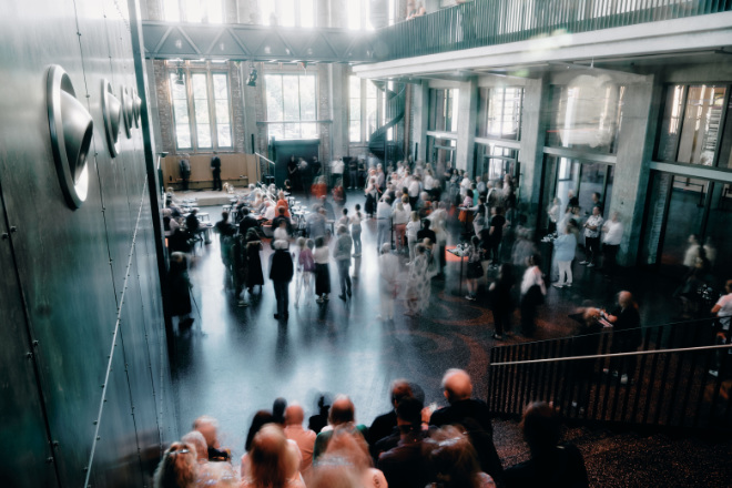 Ein altes Industrie-Denkmal bietet den perfekten Raum für Kunst mit der Bergson Galerie, Kultur und Kulinarik in München-Aubing. Fotocredit: