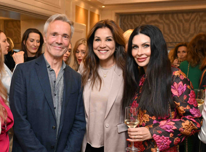 Hannes Jaenicke mit Moderatorin Karen Webb und Fashion-Expertin Jeanette Graf. Foto: ABR-Pictures / Frank Rollitz