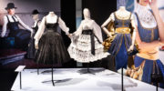 tim-Dirndl-Ausstellung-in-Augsburg