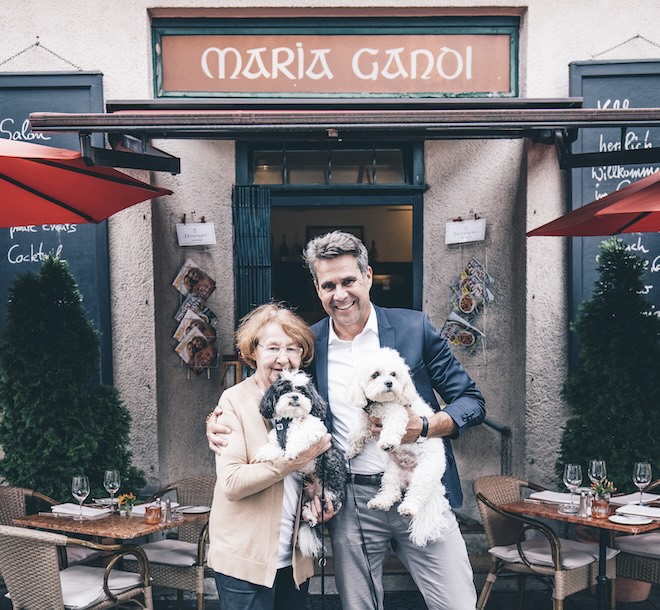 Alexander Lutz mit seiner Mutter, welche das Hotel Opera bereits besaß als er das Restaurant Gandl übernommen hatte.