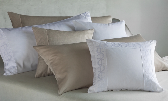 Cosy Luxury à la Munich: Paisley, Hufeisen & Mako-Satin - eine Hommage an Handwerk, Stil und die Münchner Lebensart. Fotocredit: AIGNER x BETTENRID Bettwäsche Kollektion