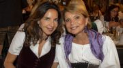 Mercedes-Benz-Damen-Wiesn-Clarissa-Kaefer-mit-Uschi-Glas