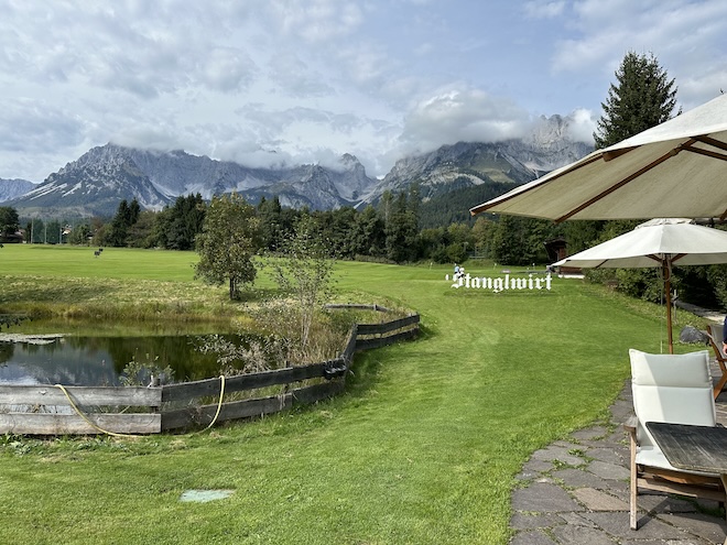 Wo im Sommer die Golfer abschlagen, zaubert der Winter am Stanglwirt alpine Idylle