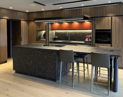 Natürlich schön wohnen: Warum Massivholz in Münchens Interiors gerade einen stilvollen Boom erlebt