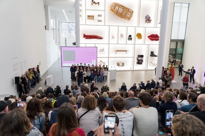 Pronomen Chor des Rudolf Steiner Gymnasium Daglfing nach einer Idee von Jan Okusluk Fotocredit Johann und Erwin Rittenschober