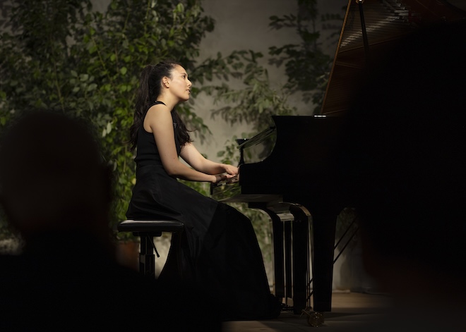Pianistin Vivien Walser eröffnete letztes Jahr die Holzhauser Musiktage. Fotocredit: Astrid Ackermann