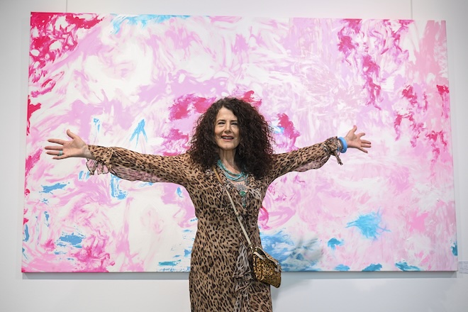 Münchner Künstlerin Alexandra Kordas eröffnet vor ihrer Biennale Ausstellung - die Soloausstellung "Frühlingserwachen" im Kunstfoyer der LV1871 am Maximiliansplatz Fotocredit: Hannes Magerstädt