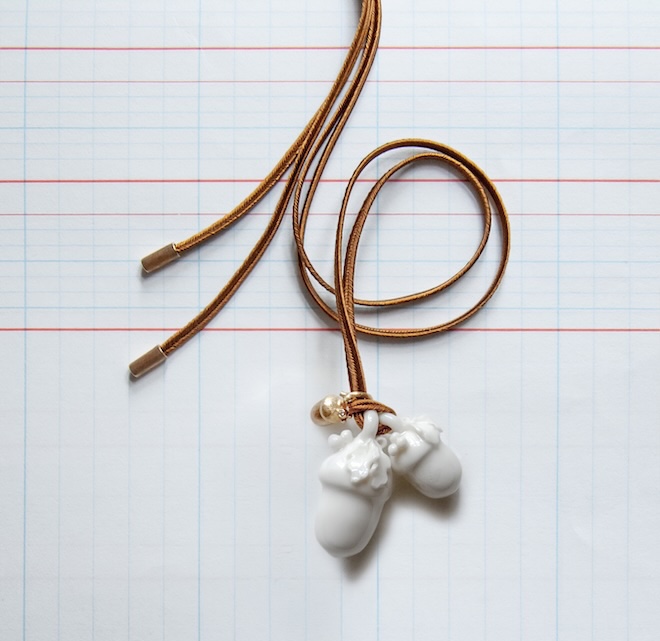 Porzellanschmuck von Charlotte Lynggaard.