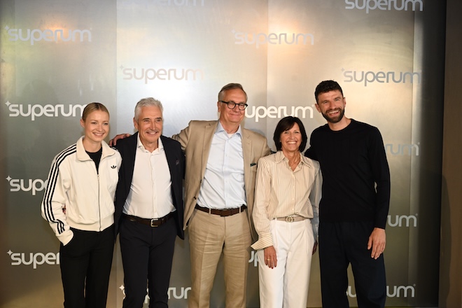 In München diskutierten sie über Longevity, Nahrungsergänzung und gesunde Routinen: Moderatorin Lena Cassel, Dr. Gerd Wirtz, superum-Gründer Dr. Thomas Lauscher, Dr. Rita Hermann und Thomas Müller. Fotocredit: superum
